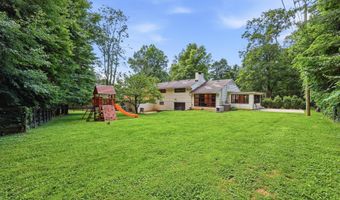 1007 Evergreen Rd, Anchorage, KY 40223