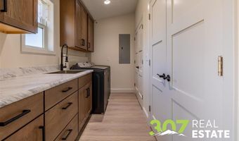 99 Irene Dr 233, Cody, WY 82414