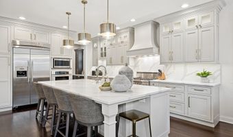 907 S Vail Ave, Arlington Heights, IL 60005