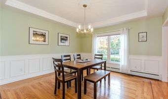 11 Raven Cir, Cranston, RI 02921