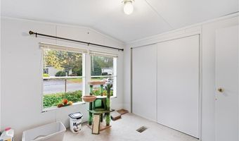 7 Kelly Ln, Coventry, RI 02816