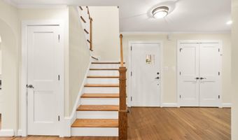 811 26TH Pl S, Arlington, VA 22202