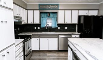 1700 CHITWOOD St, Benton, AR 72019