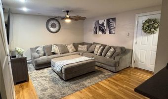380 Sunset Ave 12, North Providence, RI 02904