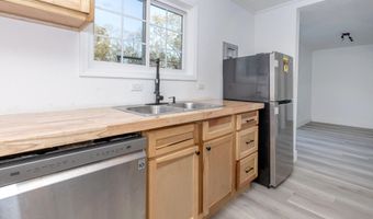 4418 Richard St, Moss Point, MS 39563