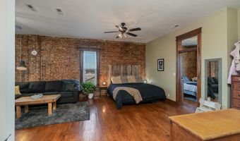 207 W Main St, Ash Grove, MO 65604