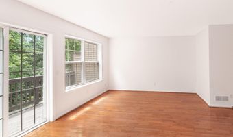 3046 Barclay Way, Ann Arbor, MI 48105