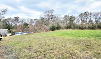 49 Round House Rd, Bourne, MA 02532