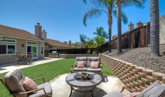 3358 Lake Circle Dr, Fallbrook, CA 92028