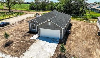 1665 N Grayhawk Dr, Basehor, KS 66007