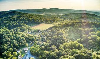 2165 STATE St, Alburtis, PA 18011