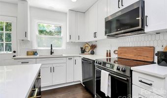 2038 Sandhurst Dr, Charlotte, NC 28205