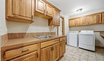 1210 E Rolling Hills Dr, Augusta, KS 67010