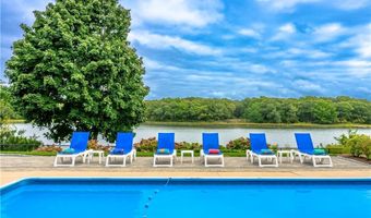 1040 Buttonwoods Ave, Warwick, RI 02886