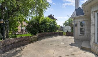 201 E White Oak St, Arlington Heights, IL 60005