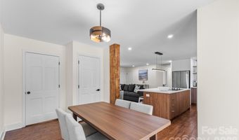 2014 Sandhurst Dr, Charlotte, NC 28205