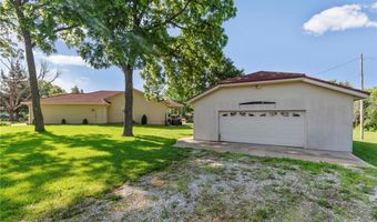 1720 N 150th St, Basehor, KS 66007