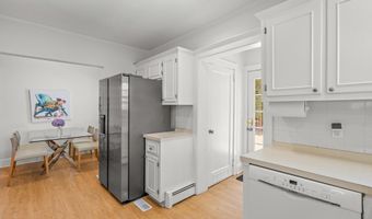562 N Edgemere Dr, West Allenhurst, NJ 07711