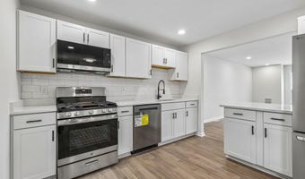 7403 HOUNDSBURY Ct, Alexandria, VA 22315
