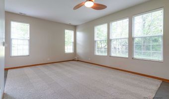 2636 Pondview Dr, Algonquin, IL 60102