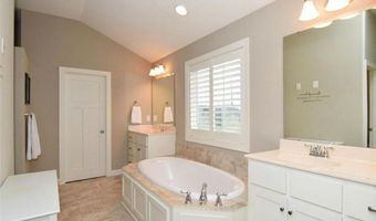 359 Riverside Cir, Anoka, MN 55303