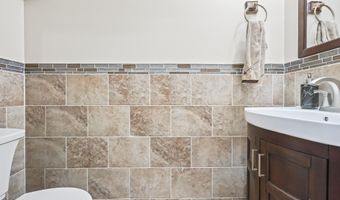 172 Windsong Cir, East Brunswick, NJ 08816