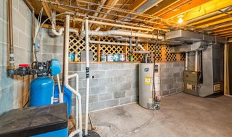 8385 6TH St, Amherst Junction, WI 54407