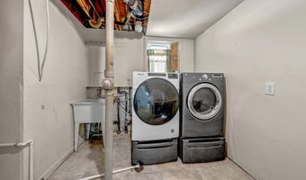 8706 BRAEBURN Dr, Annandale, VA 22003