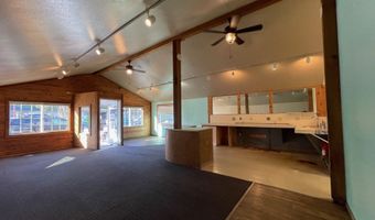 365 2nd St SE, Bandon, OR 97411