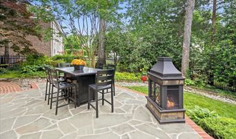 3801 WASHINGTON WOODS Dr, Alexandria, VA 22309