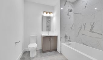 117 W 2ND St 202, Bayonne, NJ 07002