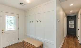 18 Evergreen Dr, Bayonne, NJ 07035