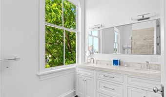 50 School St 1, Newport, RI 02840