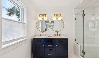 61 Harlem St, East Providence, RI 02916