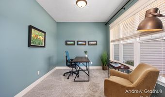 10 Fox Point Ct, Ada, MI 49301