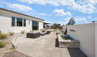 588 Twin Country Ln, Fallbrook, CA 92028