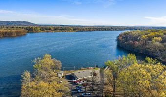 400 Lucky Lndg, Atkins, AR 72823