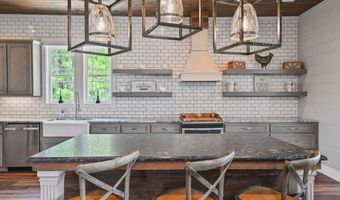 722 Lakeshore Dr, Autaugaville, AL 36003