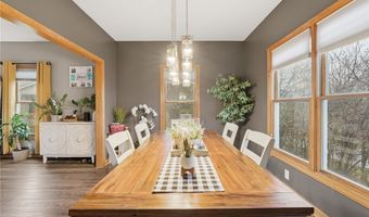 4212 Devonshire Ct, Akron, OH 44321