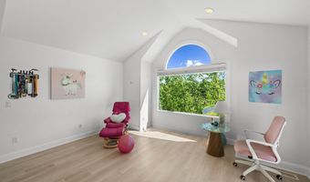 5636 Meadow Ln, Ann Arbor, MI 48105