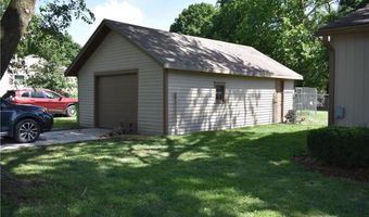 225 King St, Baldwin City, KS 66006