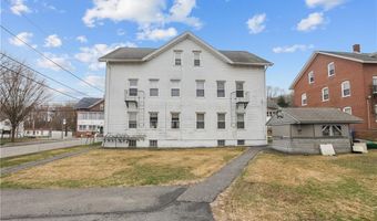 95 School St, Lincoln, RI 02865