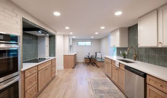 831 Brandon Cir, Aurora, OH 44202