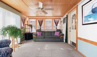 2200 S GREENVIEW St, Appleton, WI 54915