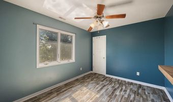 923 S 10th St, Adel, IA 50003