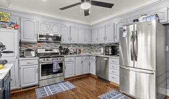 15823 Rose Dr, Allen Park, MI 48101