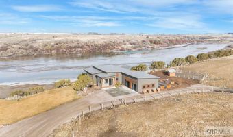 256 Snake River Dr, American Falls, ID 83211