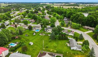 1102 Heritage Ln, Angola, IN 46703