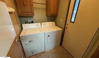 520 Moyer Ave, Alma, MI 48801