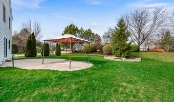 2490 Wexford Ln, Lake In The Hills, IL 60156